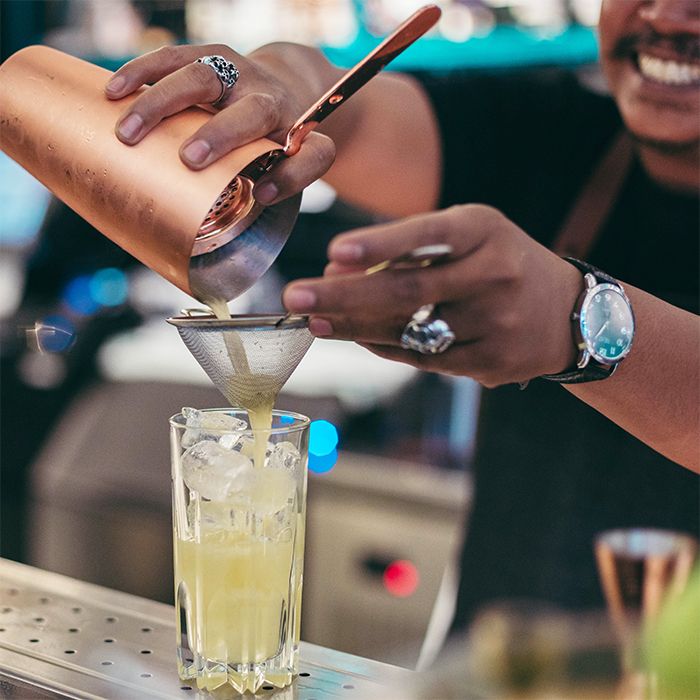 How much should I tip a bartender?